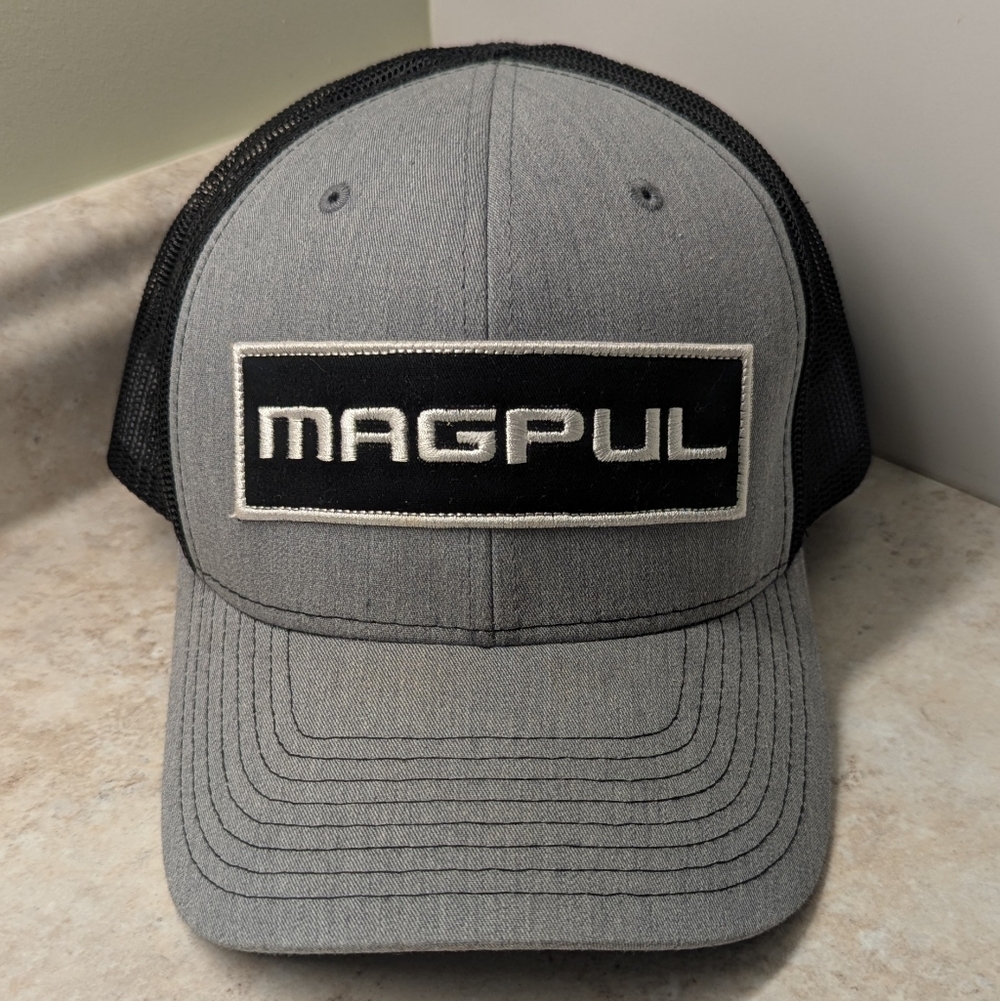 EUC ⛓️ MAGPUL ⛓️ Cap